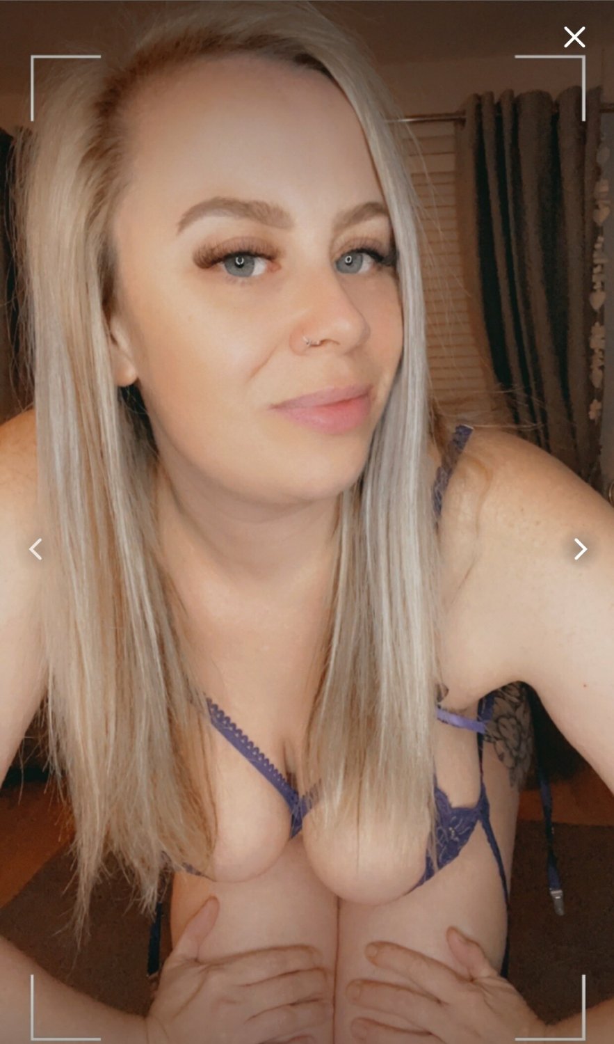 Chav milf exposes herself #jFpYvS9S