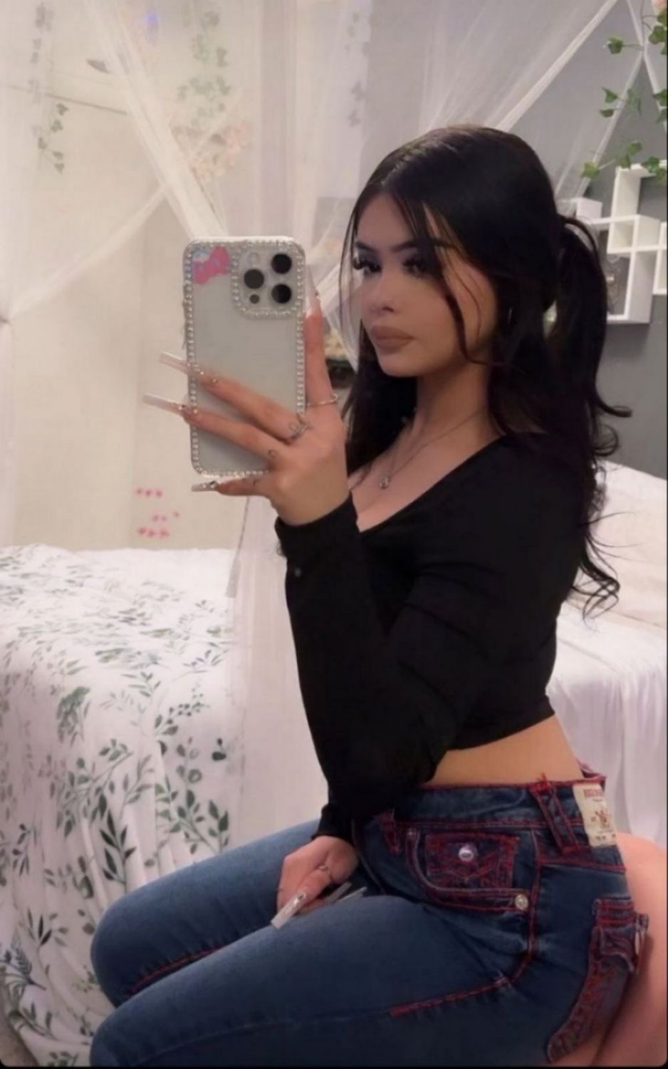 Sexy 18 year old Latina exposed by her cousin #IR1OeMgs