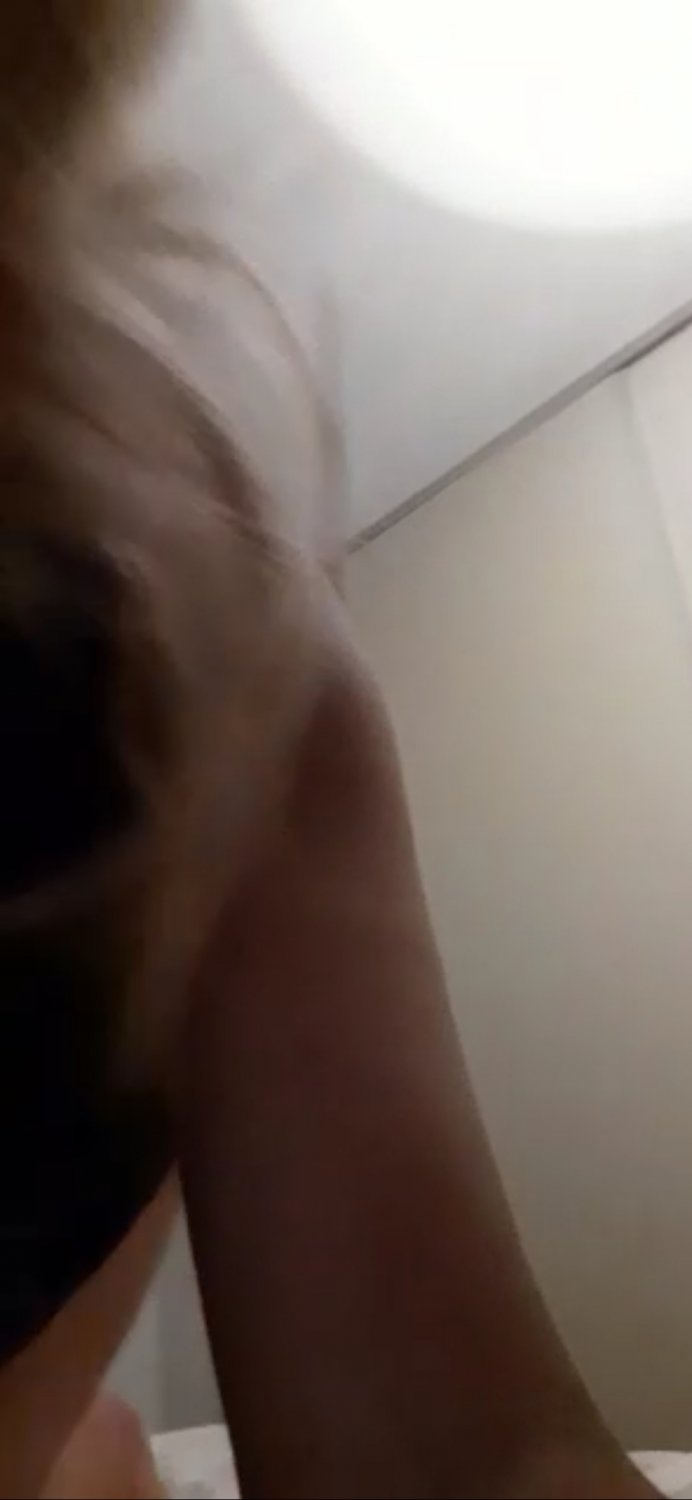 Milf argentina rosarina con tremendas tetas se pajea de lo lindo #Xr8L9Aw0