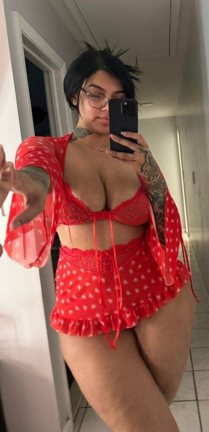 Thick Latina mami #iRTOOC2M