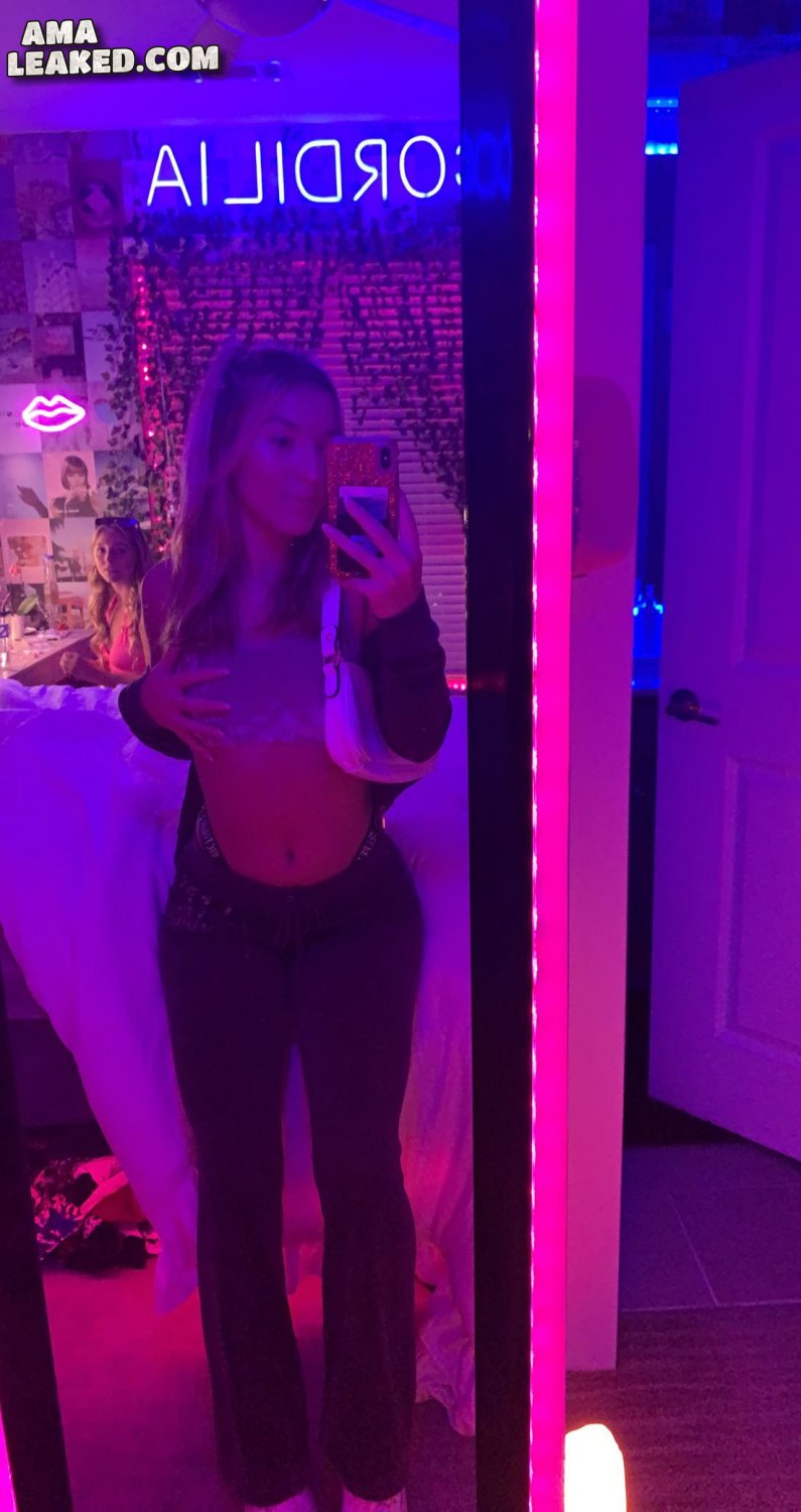 🅻🅴🅰🅺🅴🅳 - Emily S #1uASxin9